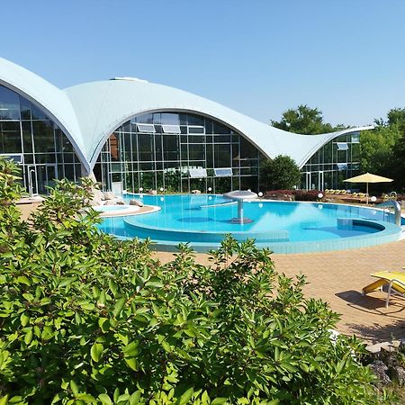 Hotel An Der Therme Бад Зулца Екстериор снимка