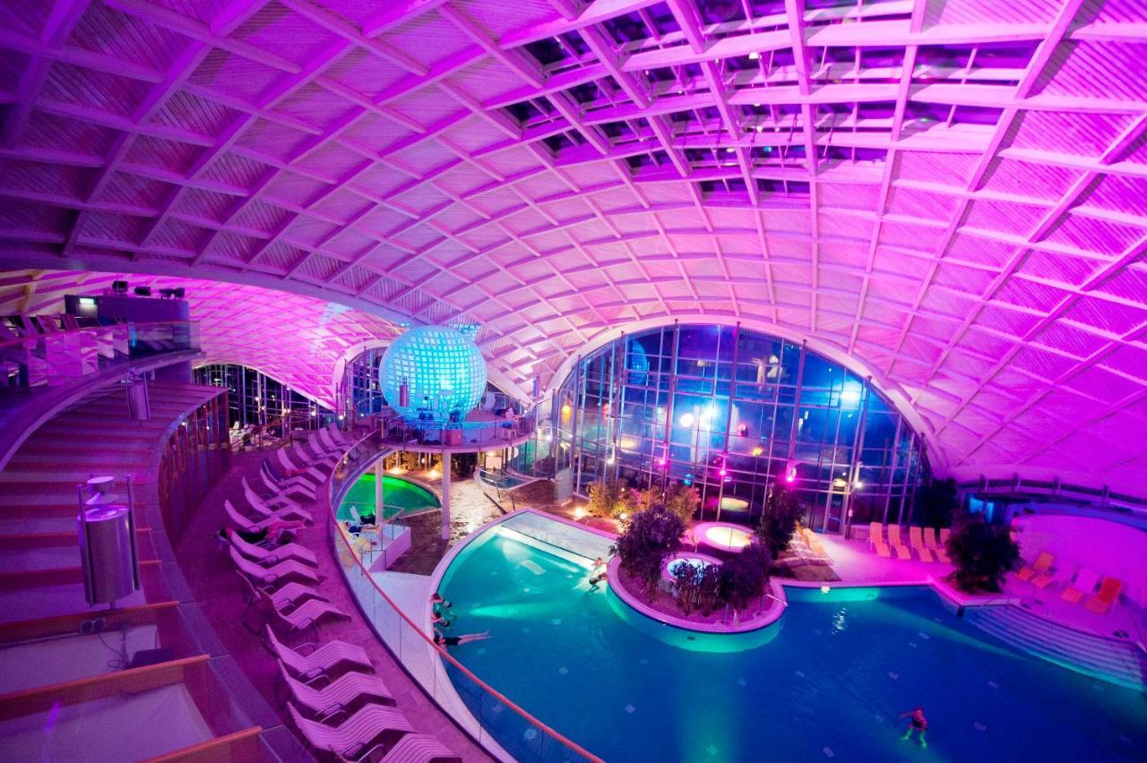 Hotel An Der Therme Бад Зулца Екстериор снимка