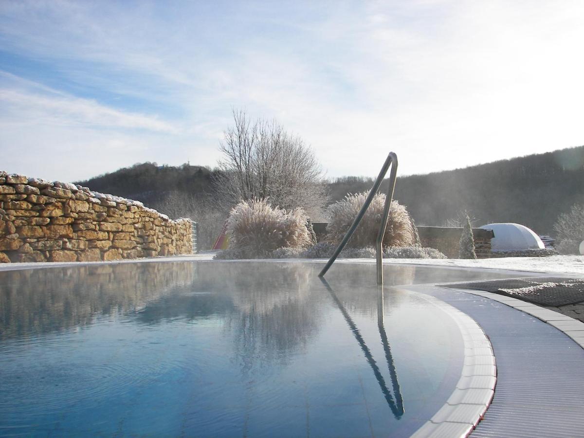 Hotel An Der Therme Бад Зулца Екстериор снимка