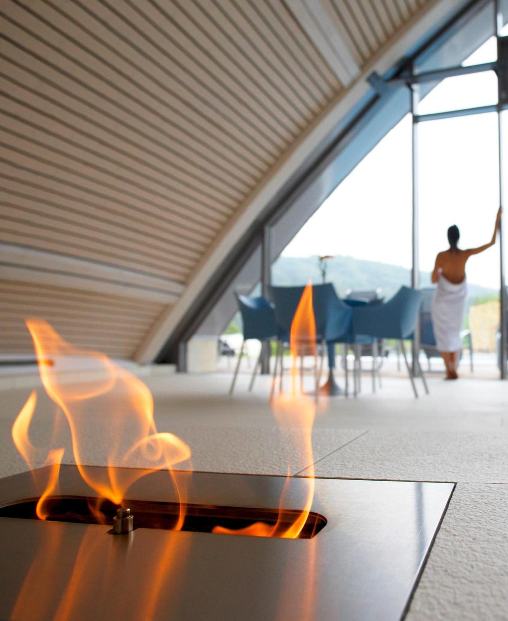 Hotel An Der Therme Бад Зулца Екстериор снимка
