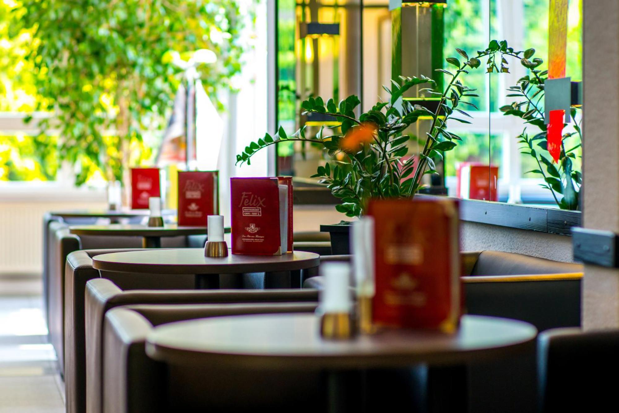 Hotel An Der Therme Бад Зулца Екстериор снимка