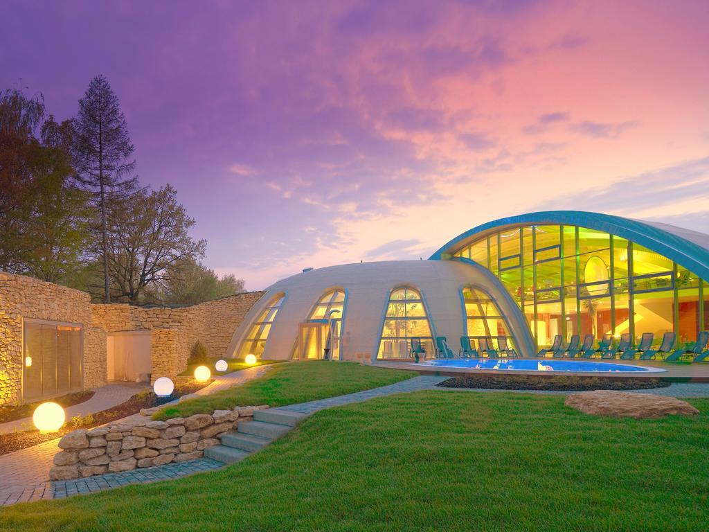 Hotel An Der Therme Бад Зулца Екстериор снимка