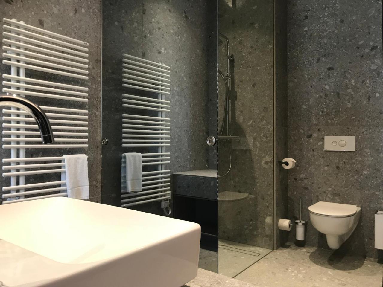 Hotel An Der Therme Бад Зулца Екстериор снимка